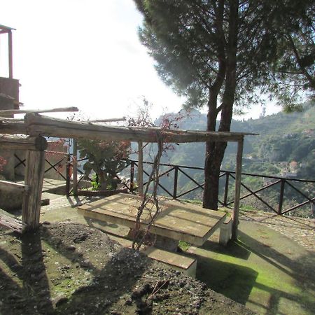 Rifugio Dei Tre Pini Guest House Castelmola Exterior photo