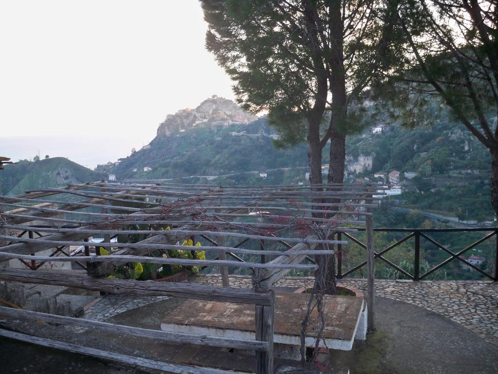 Rifugio Dei Tre Pini Guest House Castelmola Exterior photo
