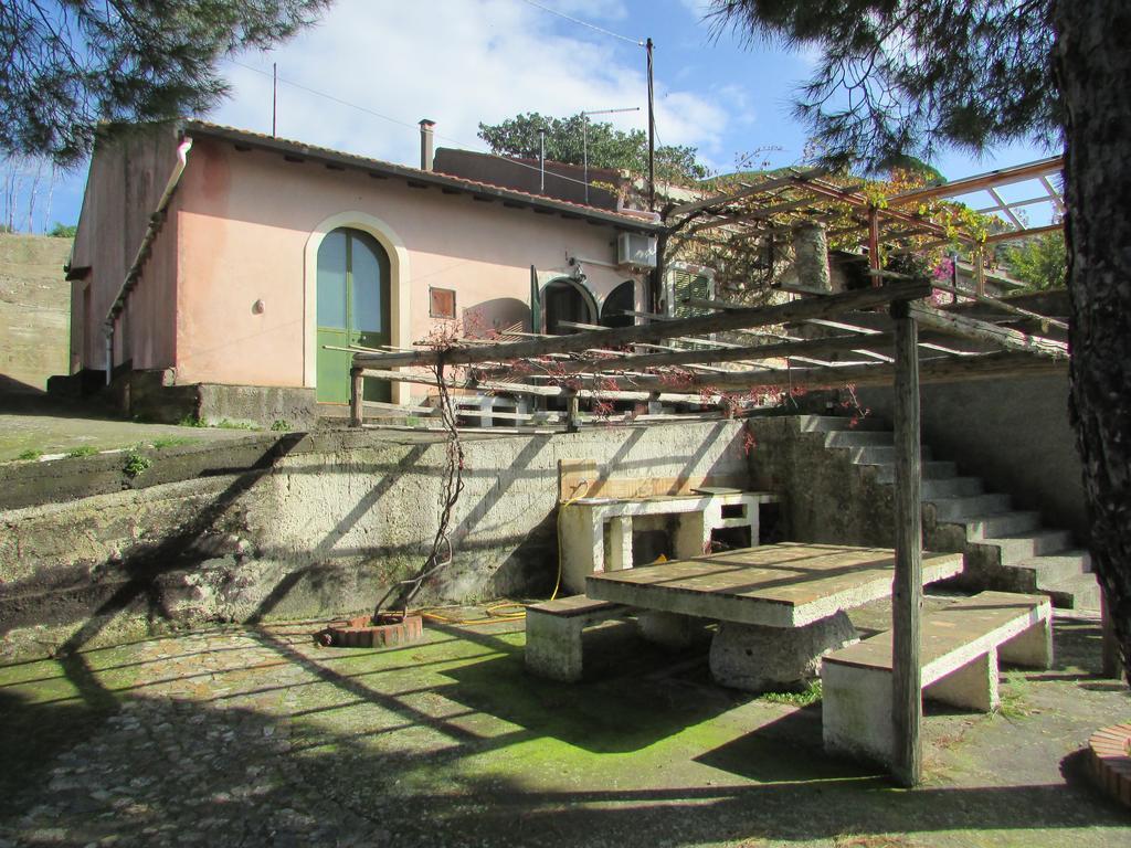 Rifugio Dei Tre Pini Guest House Castelmola Exterior photo